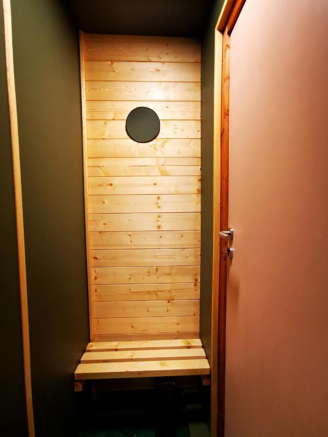 Au Pied Du Trieu, The Glamping Experience 호텔 Labroye 외부 사진