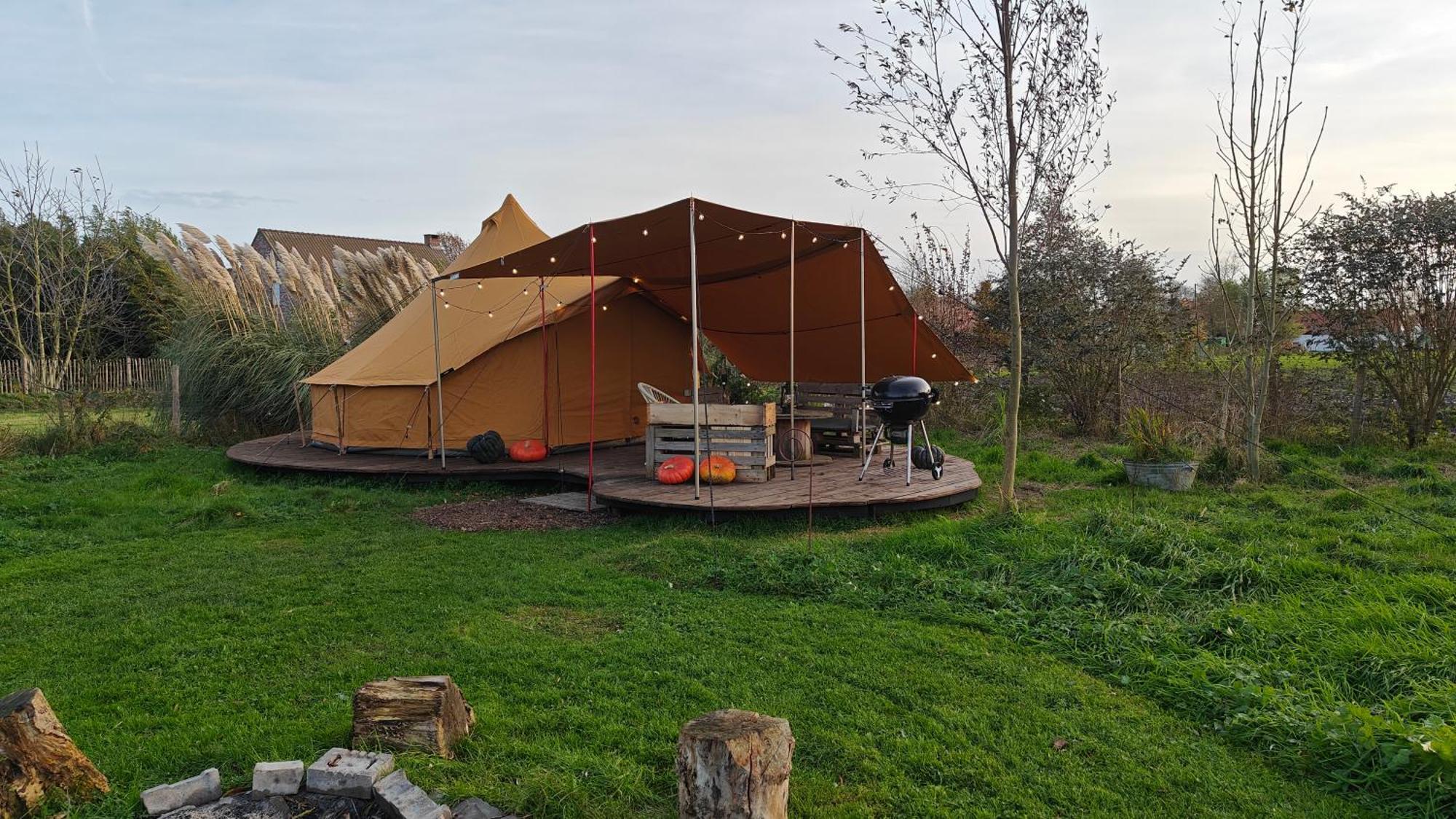 Au Pied Du Trieu, The Glamping Experience 호텔 Labroye 외부 사진