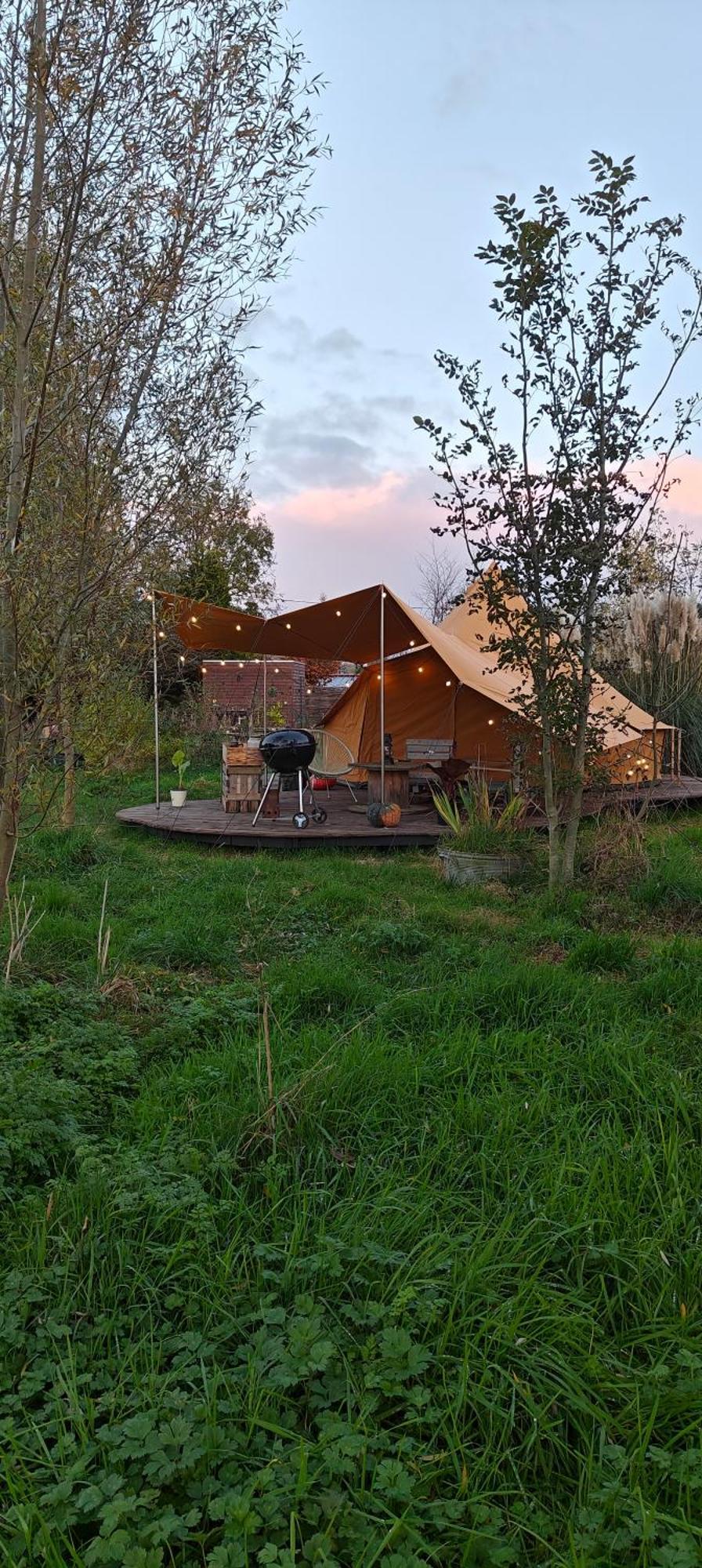 Au Pied Du Trieu, The Glamping Experience 호텔 Labroye 외부 사진